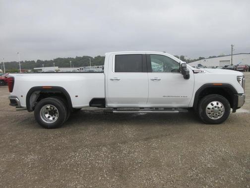 2026 GMC Sierra 3500 SLT