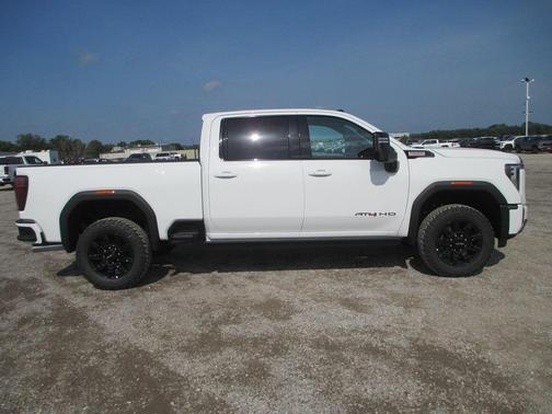 2025 GMC Sierra 2500 AT4