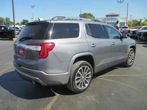 2020 GMC Acadia Denali