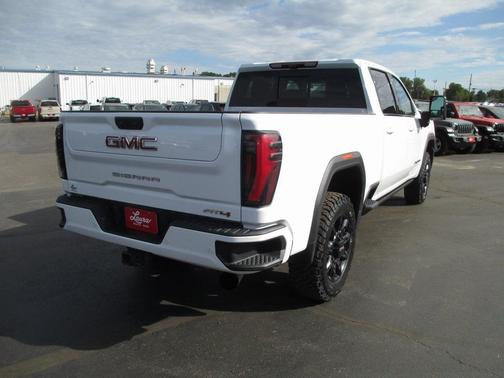 2024 GMC Sierra 2500 AT4