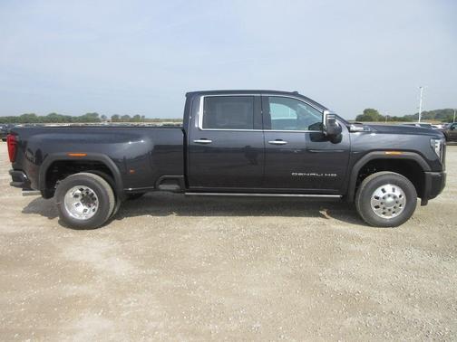 2026 GMC Sierra 3500 Denali Ultimate