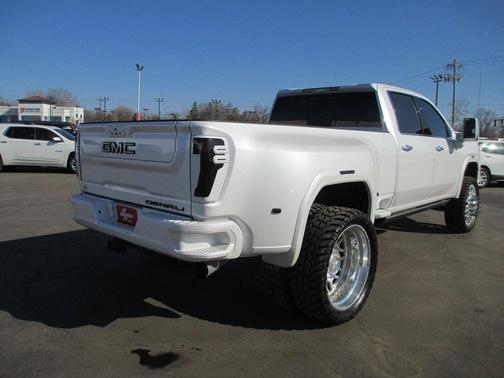 2024 GMC Sierra 3500 Denali Ultimate