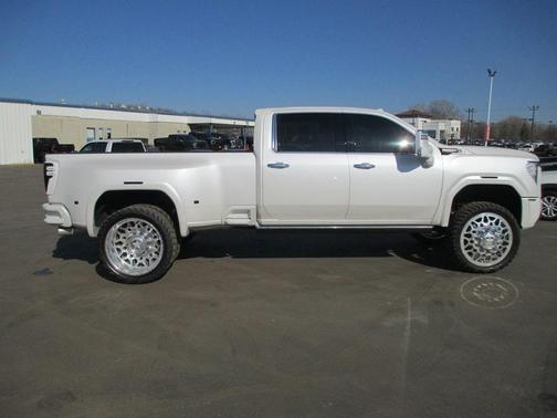 2024 GMC Sierra 3500 Denali Ultimate