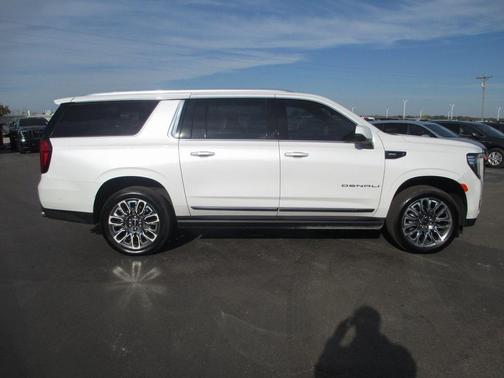 2023 GMC Yukon XL Denali Ultimate