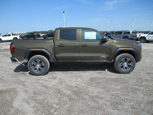 2025 GMC Canyon AT4
