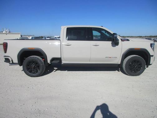 2026 GMC Sierra 2500 AT4