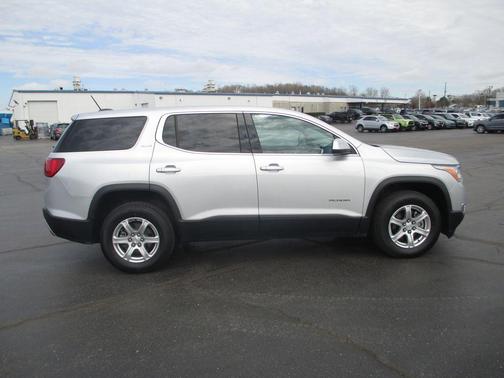 Quicksilver Metallic 2017 GMC Acadia SLE-1