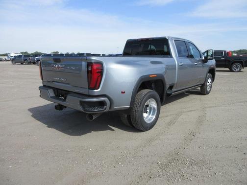 2025 GMC Sierra 3500 Denali