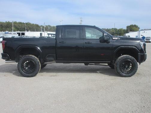 2025 GMC Sierra 2500 AT4