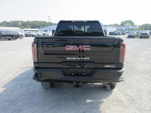2025 GMC Sierra 2500 AT4