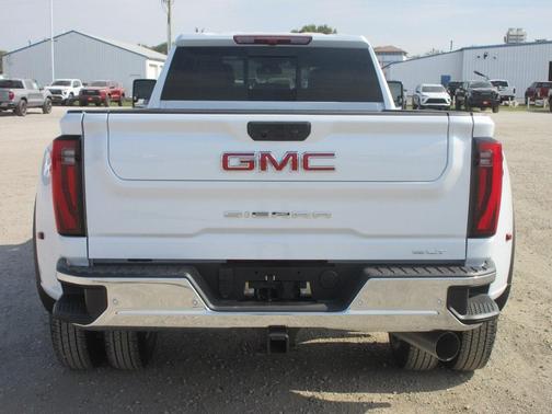 2026 GMC Sierra 3500 SLT