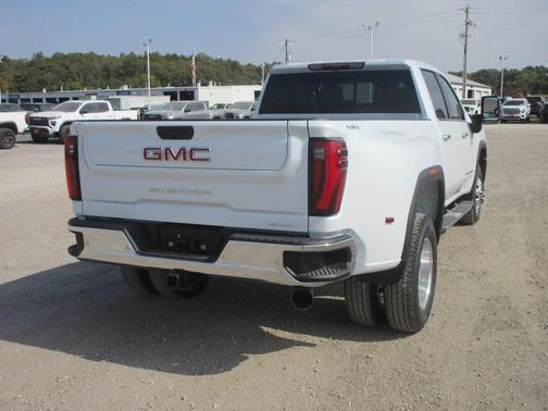 2026 GMC Sierra 3500 SLT
