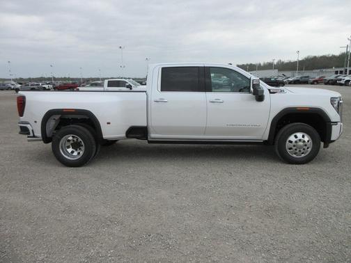 2025 GMC Sierra 3500 Denali