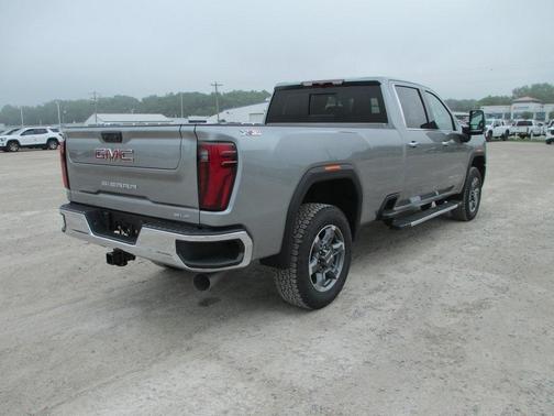2025 GMC Sierra 3500 SLT