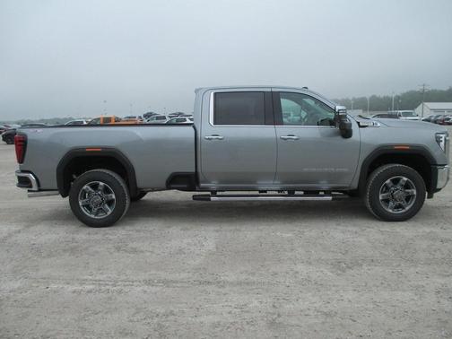 2025 GMC Sierra 3500 SLT