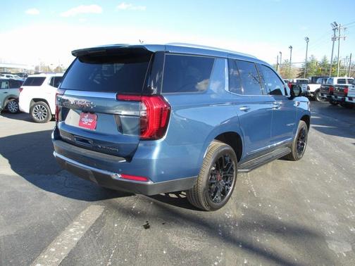 2025 GMC Yukon Elevation