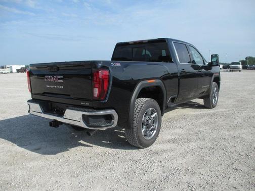 2025 GMC Sierra 2500 SLE