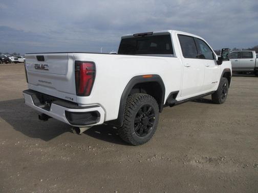 2025 GMC Sierra 2500 AT4