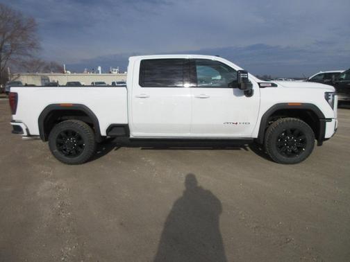 2025 GMC Sierra 2500 AT4