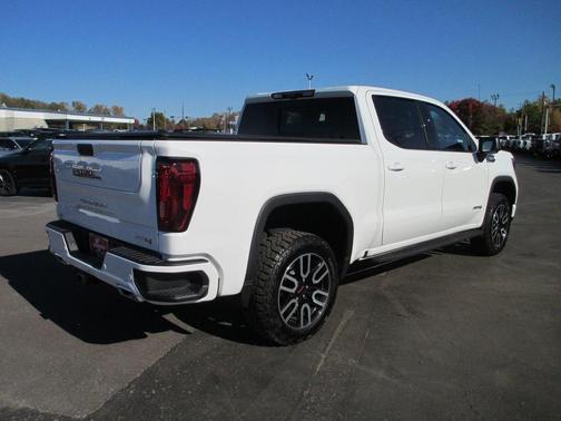 2025 GMC Sierra 1500 AT4