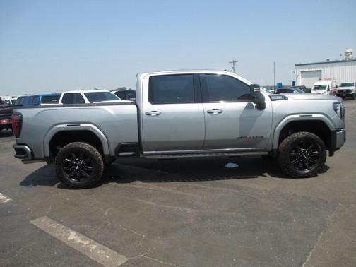 2025 GMC Sierra 2500 AT4
