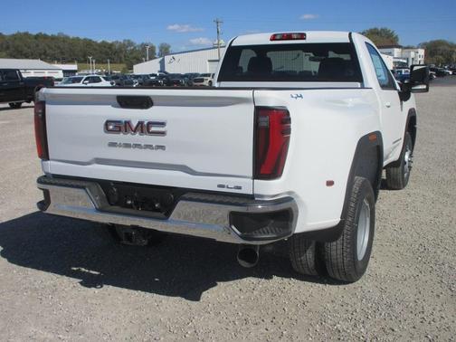 2026 GMC Sierra 3500 SLE