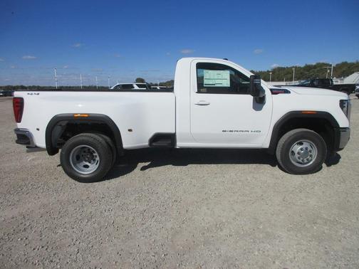 2026 GMC Sierra 3500 SLE