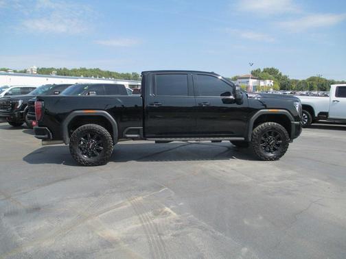 2024 GMC Sierra 2500 AT4