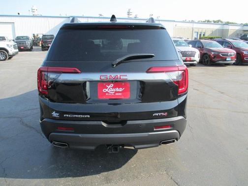 2021 GMC Acadia AT4