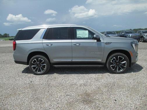 2025 GMC Yukon Elevation
