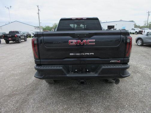2025 GMC Sierra 2500 AT4