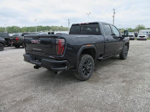 2025 GMC Sierra 2500 AT4