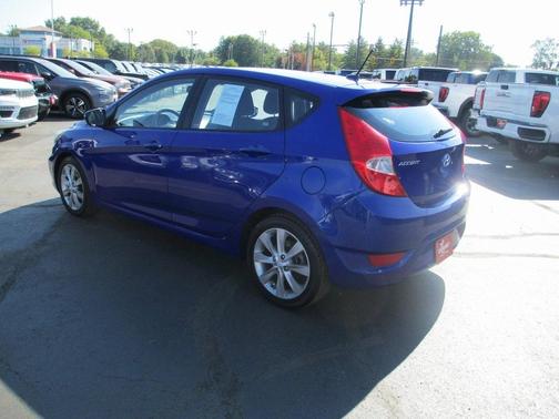 2012 Hyundai Accent SE