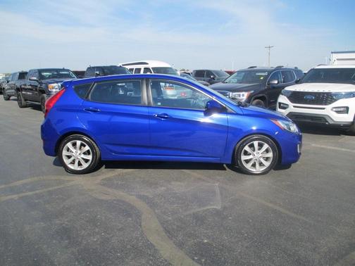 2012 Hyundai Accent SE