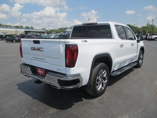 2022 GMC Sierra 1500 SLT