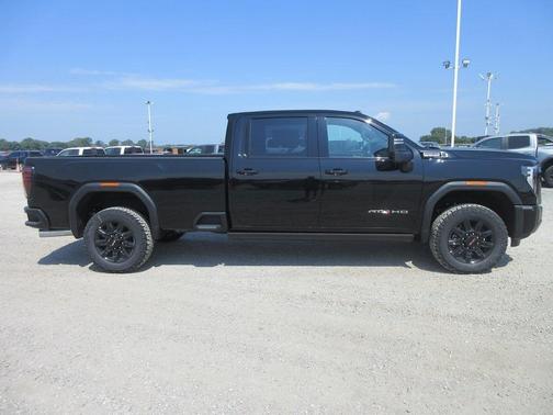 2025 GMC Sierra 3500 AT4