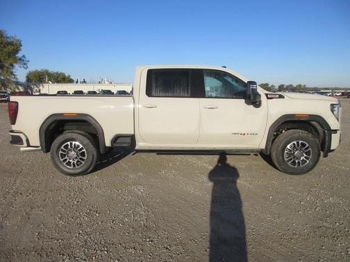 2026 GMC Sierra 2500 AT4