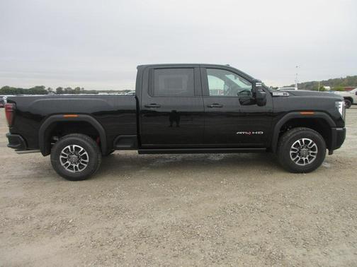 2026 GMC Sierra 2500 AT4