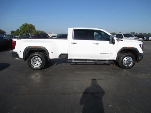 2024 GMC Sierra 3500 SLT
