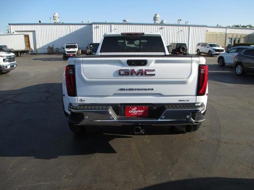 2024 GMC Sierra 3500 SLT