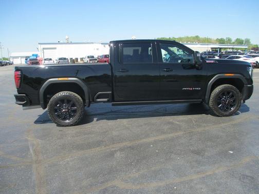 Onyx Black 2024 GMC Sierra 2500 AT4