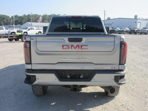 2025 GMC Sierra 2500 AT4