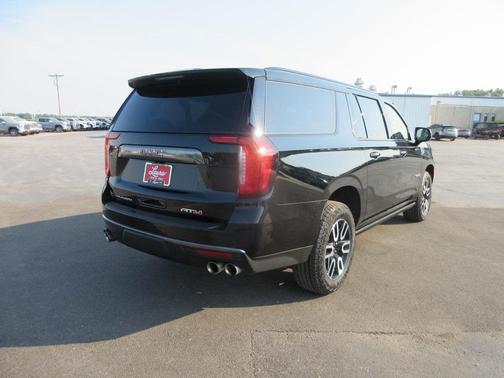 2023 GMC Yukon XL AT4