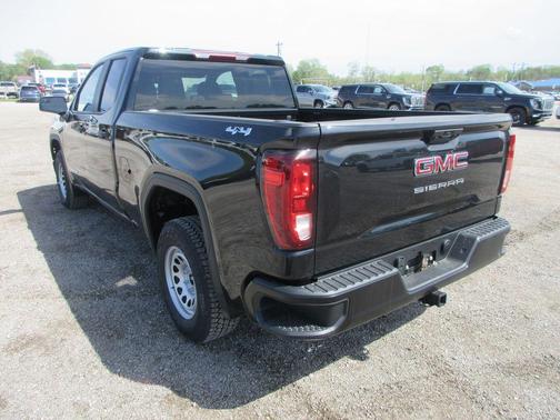 Onyx Black 2026 GMC Sierra 1500 Pro