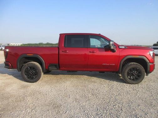 2025 GMC Sierra 2500 AT4