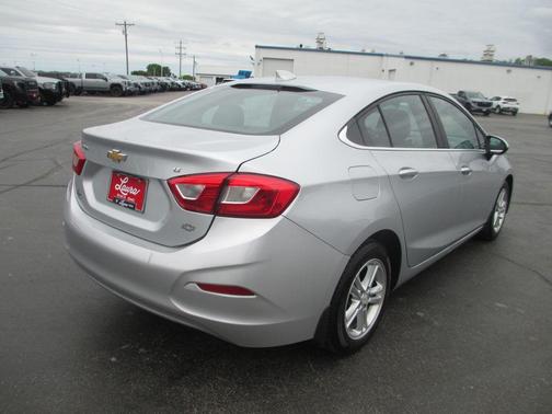 Silver Ice Metallic 2018 Chevrolet Cruze LT
