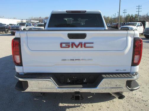 2026 GMC Sierra 2500 SLE