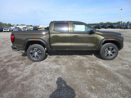 2025 GMC Canyon AT4