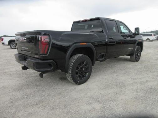 2025 GMC Sierra 2500 AT4