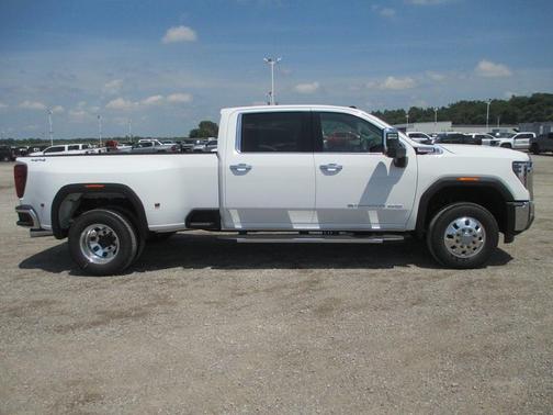2025 GMC Sierra 3500 SLT